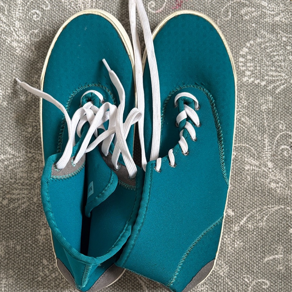 MEC Teal Kids High-Top Sneakers
